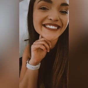 Meet your Posher, Alexis